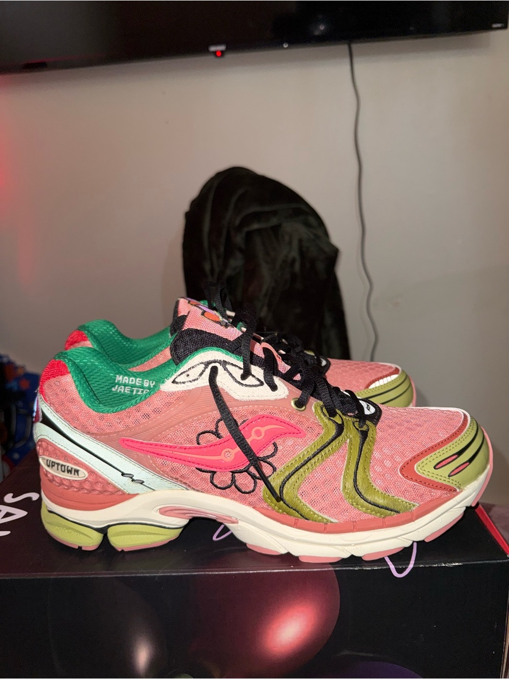 JAE TIPS x SAUCONY PROGRID TRIUMPH 4 - Picture 2 of 10